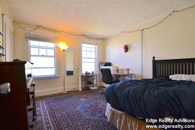 36 Manet Rd in Chestnut Hill, MA - Building Photo - Building Photo