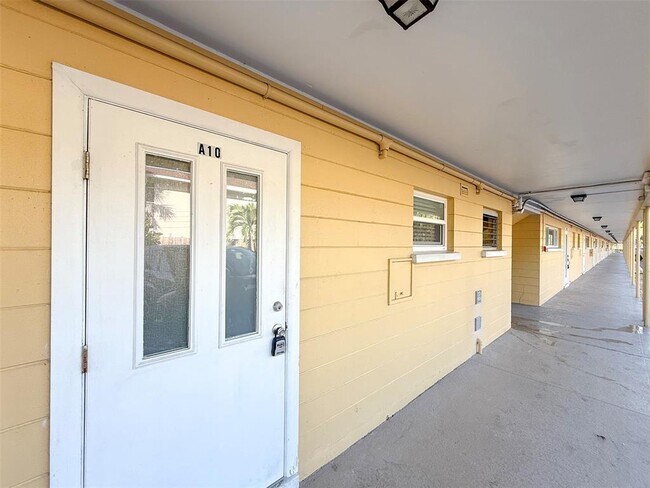 2155 Wood St in Sarasota, FL - Building Photo - Building Photo