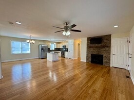 800 Luck Cir in South Hill, VA - Building Photo