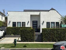 1420 Stearns Dr in Los Angeles, CA - Building Photo
