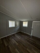 1300 S Appleton Ave in Independence, MO - Foto de edificio - Building Photo