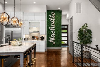 1025 Southside Ct in Nashville, TN - Building Photo - Building Photo