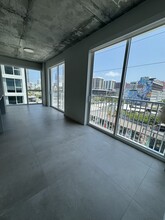 81 NW 30th St, Unit C1 in Miami, FL - Building Photo - Building Photo