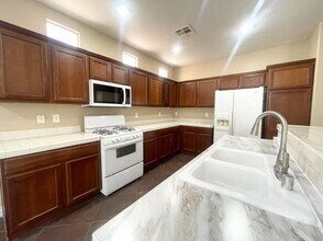 9326 Wildcat Springs Ave in Las Vegas, NV - Building Photo - Building Photo