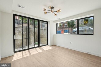 23 Logan Cir NW in Washington, DC - Building Photo - Building Photo