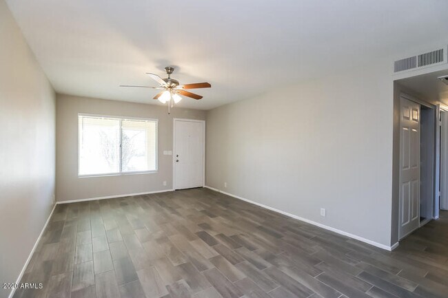 4924 W Villa Rita Dr in Glendale, AZ - Building Photo - Building Photo