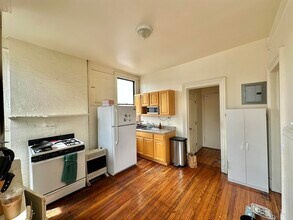 109 Wayne St-Unit -5 in Jersey City, NJ - Building Photo - Building Photo