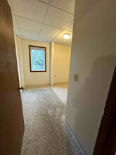 320 Oak Ave N in Thief River Falls, MN - Building Photo - Building Photo