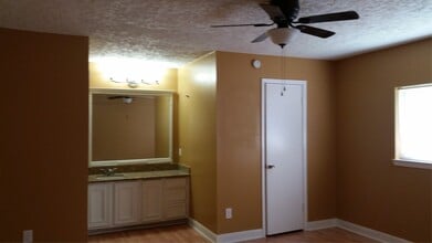 10927 Wilkenburg Dr in Houston, TX - Building Photo - Building Photo