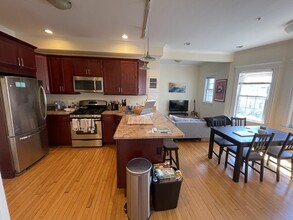 158 Magazine St, Unit 22 in Cambridge, MA - Foto de edificio - Building Photo