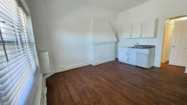 844 S Westlake Ave in Los Angeles, CA - Building Photo - Building Photo