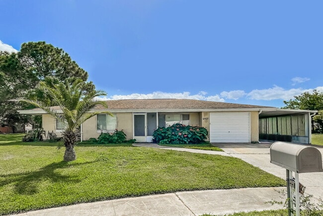 property at 6927 Roslyn Ct