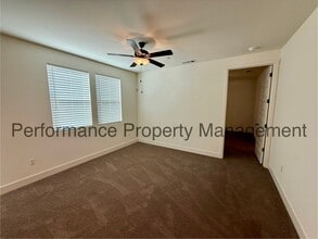 6615 Glacier Bay St in Bakersfield, CA - Building Photo - Building Photo