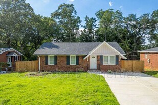 3612 Sargeant Dr in Charlotte, NC - Building Photo