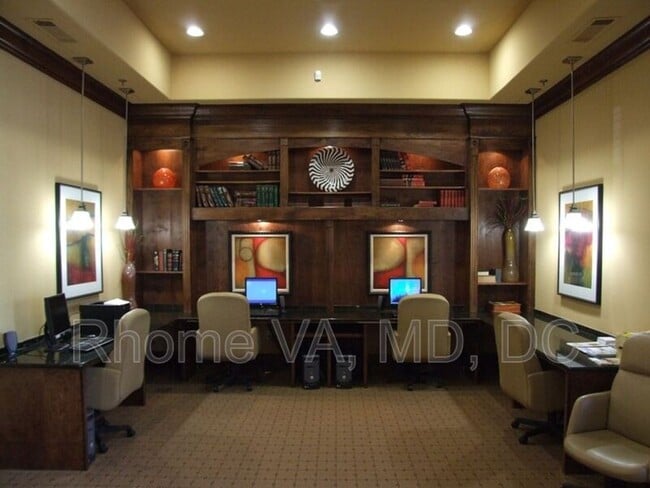 12901 Centre Park Cir in Herndon, VA - Building Photo - Building Photo