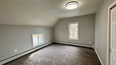 19 Locust St in Westbrook, ME - Building Photo - Building Photo