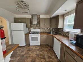 204 Mill Creek Dr in Berkeley Township, NJ - Building Photo - Building Photo