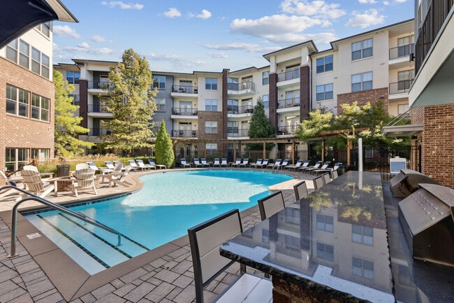 One Metrocenter in Nashville, TN - Foto de edificio - Building Photo