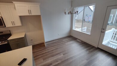 4608 W Hemsworth Ln in Riverton, UT - Building Photo - Building Photo