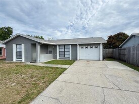 9213 Maybury Ct in Tampa, FL - Building Photo
