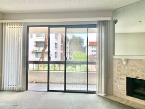 5665 Friars Rd, Unit 226 in San Diego, CA - Building Photo - Building Photo