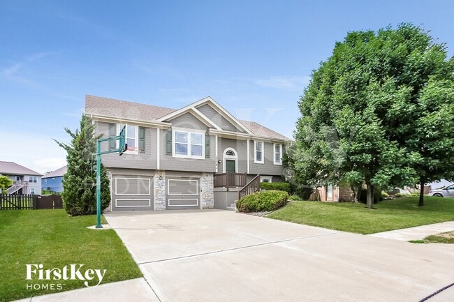 10216 N Lewis Ave in Kansas City, MO - Building Photo - Building Photo