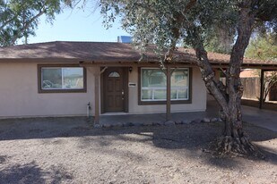 7501 E Hubbell St in Scottsdale, AZ - Building Photo