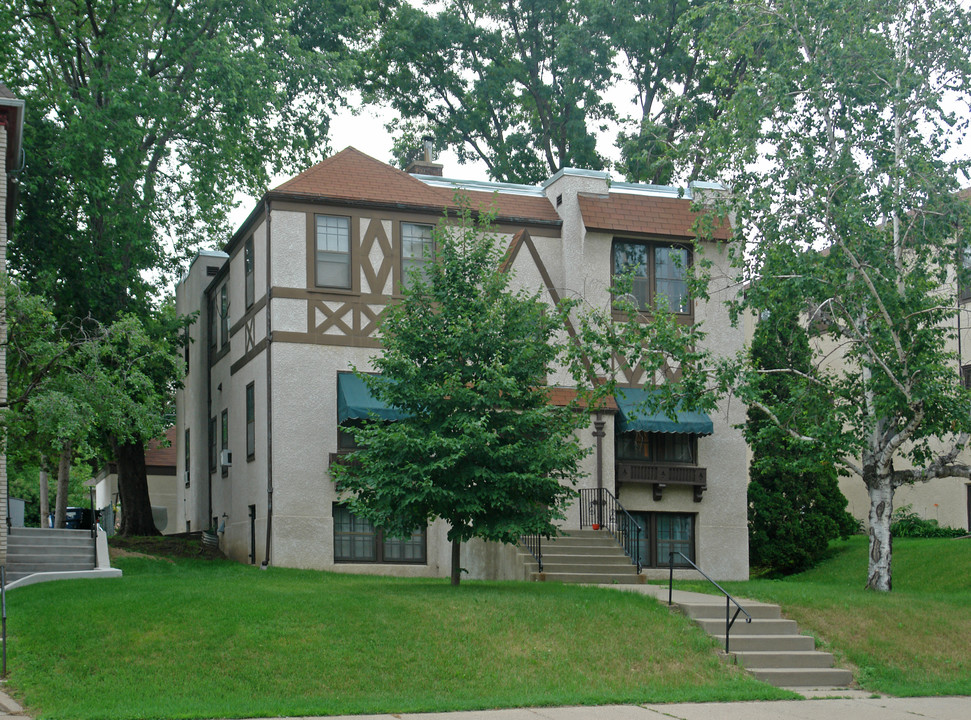 4537 France Ave S in Minneapolis, MN - Building Photo