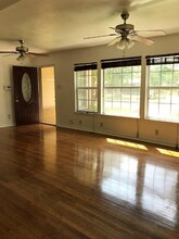1101 Sycamore St in San Marcos, TX - Building Photo - Building Photo