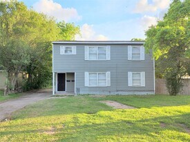 1106 2nd Ave N in Texas City, TX - Building Photo
