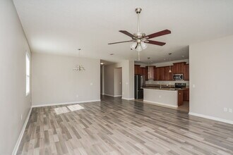 1309 Oak Pond St in Ruskin, FL - Building Photo - Building Photo