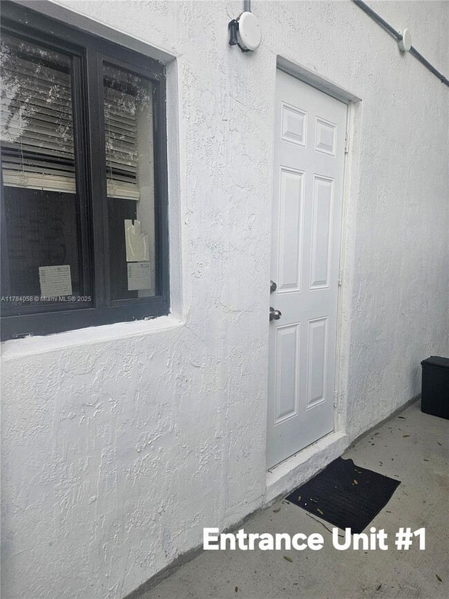 1114 NW 76th St in Miami, FL - Building Photo - Building Photo