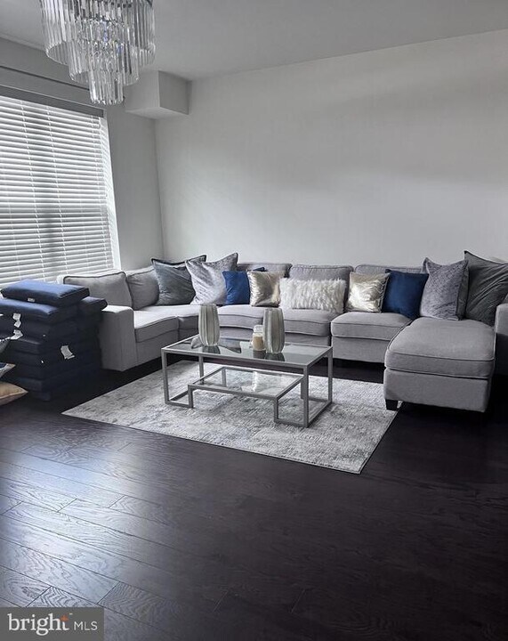 7310 Wood Pond Cir in Lanham, MD - Building Photo