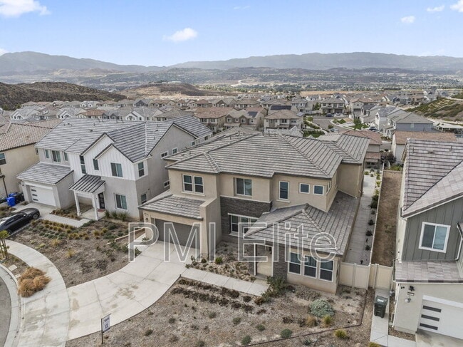 28649 Windbreak Tr in Santa Clarita, CA - Building Photo - Building Photo