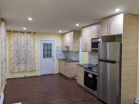 275 Main St in Willimantic, CT - Building Photo