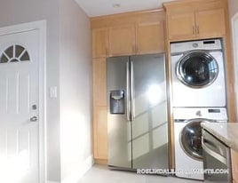 123 Cummins Hwy in Boston, MA - Building Photo