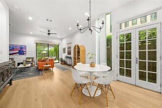 705 W Johanna St in Austin, TX - Building Photo - Building Photo