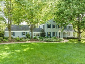 11 Sunset Ln in Rye, NY - Building Photo