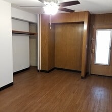 28 E Stewart Rd in Columbia, MO - Foto de edificio - Building Photo
