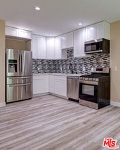16335 Kalisher St in Los Angeles, CA - Building Photo - Building Photo