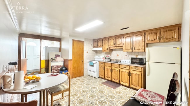 property at 17 Hoover Cres