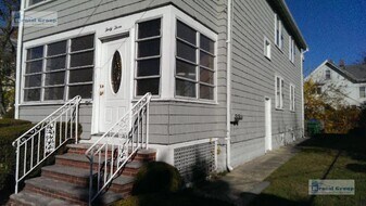 43 Winter St, Unit 1 in Medford, MA - Building Photo