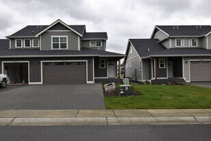 6902 Red Ridge Dr in Lynden, WA - Building Photo