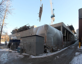 Pears on the Avenue in Toronto, ON - Building Photo - Building Photo