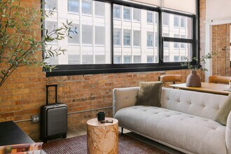 555 W Jackson Blvd, Unit SI ID1504152P in Chicago, IL - Building Photo - Building Photo