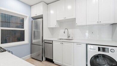 833 Bridgeway in Sausalito, CA - Building Photo - Building Photo
