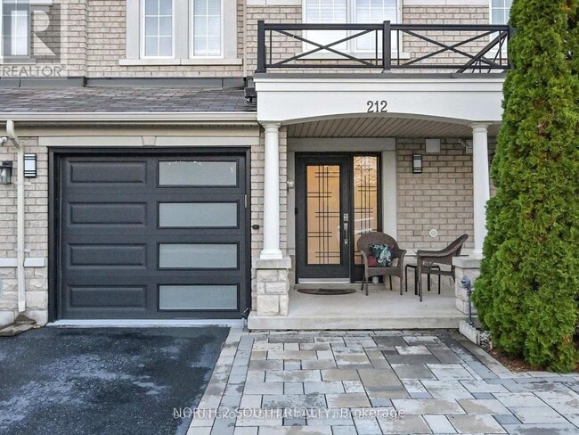 212 Lauderdale Dr in Vaughan, ON - Building Photo - Building Photo