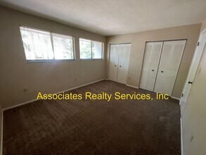 4531 NW 45th Ct in Gainesville, FL - Building Photo - Building Photo