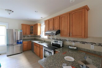 14 Bay State Ave, Unit 2 in Somerville, MA - Building Photo - Building Photo