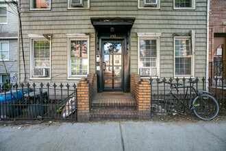 190 N 9th St in Brooklyn, NY - Foto de edificio - Building Photo